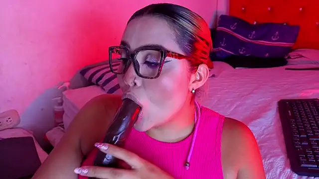Snapshot of Agatha_humidity chatting on May 10, 2026, 7:13 am Agatha humidity online show from May 10, 2026, 7:13 am