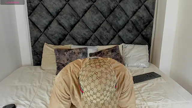 Latrellx7 online show from September 19, 2025, 3:08 am