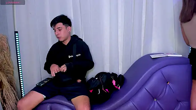 Yourslust  online show from November 7, 2025, 7:58 pm