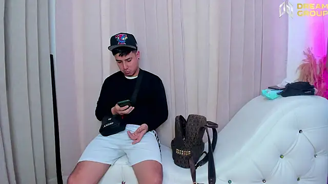 Yourslust  online show from April 13, 2026, 8:47 pm