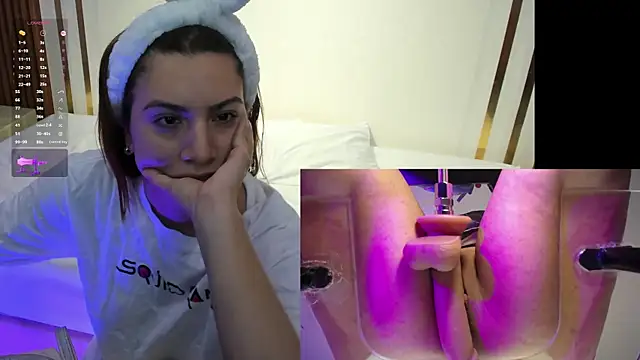 Snapshot of CamilaVegas_ chatting on December 5, 2025, 2:25 pm CamilaVegas online show from December 5, 2025, 2:25 pm