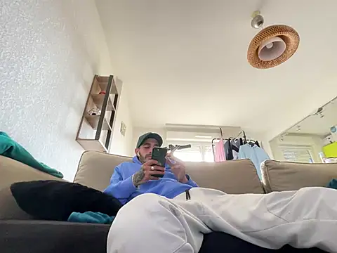 Rebeu313 online show from February 22, 2025, 12:08 pm