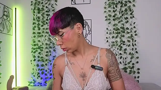 MiaMorgan  online show from May 15, 2026, 4:03 pm