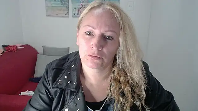 Snapshot of emperabigbootybigass chatting on April 20, 2026, 1:03 pm emperabigbootybigass online show from April 20, 2026, 1:03 pm