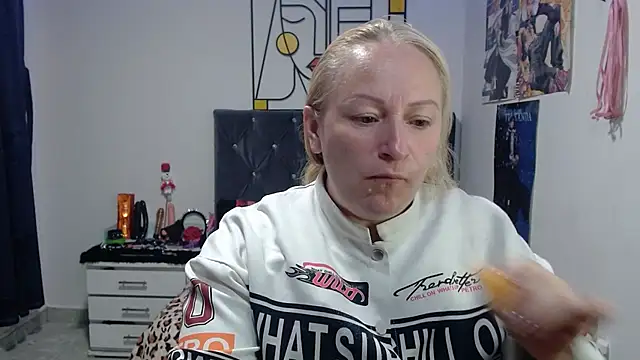 Snapshot of emperabigbootybigass chatting on May 20, 2026, 12:22 pm emperabigbootybigass online show from May 20, 2026, 12:22 pm
