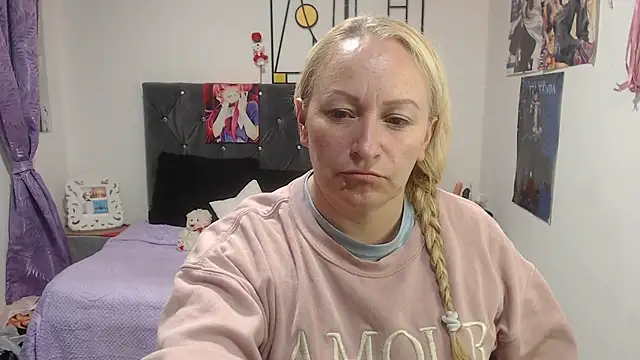 Snapshot of emperabigbootybigass chatting on May 29, 2026, 12:25 pm emperabigbootybigass online show from May 29, 2026, 12:25 pm