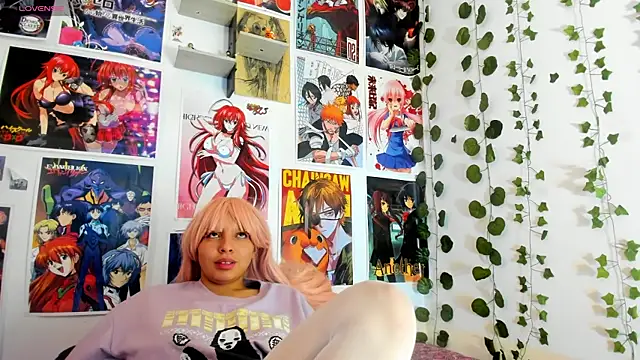 miku katsuragi online show from December 4, 2024, 5:05 am