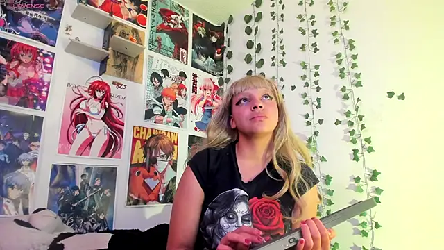 miku katsuragi online show from December 5, 2024, 6:32 am