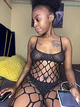 Sasha-smiles online show from March 6, 2026, 11:17 am