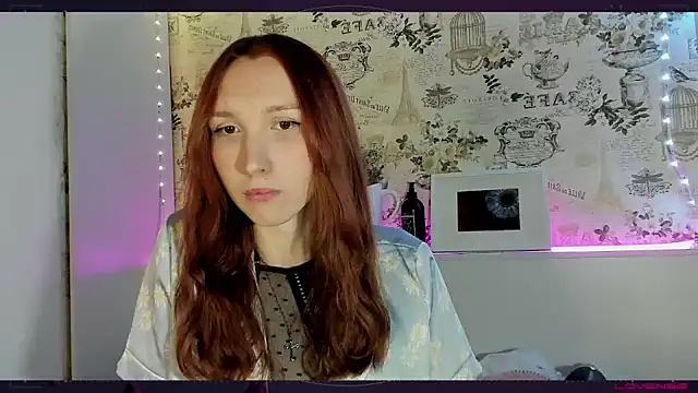 Snapshot of LisaIcon chatting on December 17, 2024, 2:22 pm LisaIcon online show from December 17, 2024, 2:22 pm