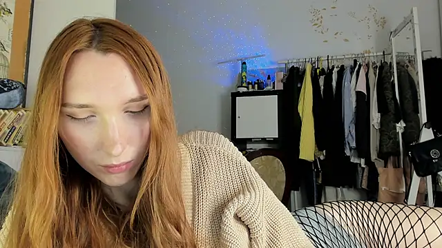 Snapshot of LisaIcon chatting on November 23, 2025, 1:33 pm LisaIcon online show from November 23, 2025, 1:33 pm