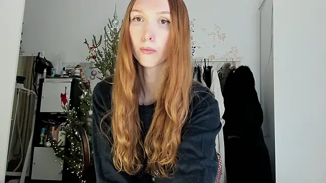 Snapshot of LisaIcon chatting on January 7, 2026, 9:39 pm LisaIcon online show from January 7, 2026, 9:39 pm