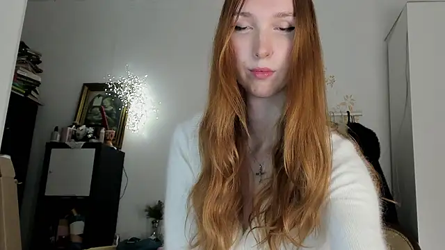 Snapshot of LisaIcon chatting on February 3, 2026, 12:32 pm LisaIcon online show from February 3, 2026, 12:32 pm