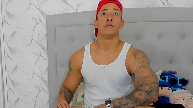 luigiferrara online show from November 23, 2025, 5:46 pm