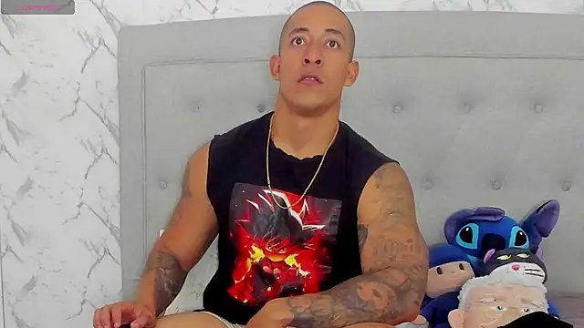 luigiferrara online show from April 8, 2026, 7:58 pm