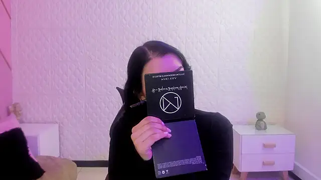 Violetaa diazz online show from March 27, 2026, 9:25 pm