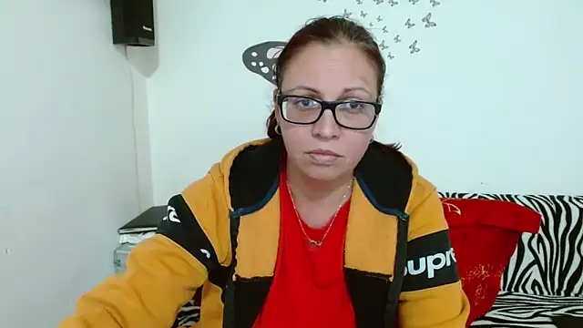 LadyHellene online show from January 5, 2026, 5:27 pm