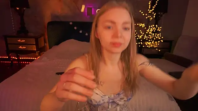 EmilySunshineS online show from April 27, 2026, 6:33 am