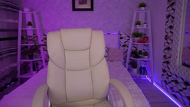 EmilySunshineS online show from May 6, 2026, 6:41 am