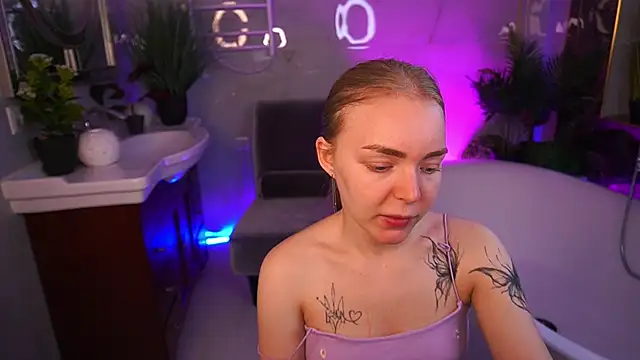 EmilySunshineS online show from May 21, 2026, 12:45 pm