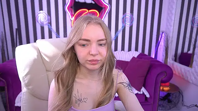 EmilySunshineS online show from May 25, 2026, 5:57 am