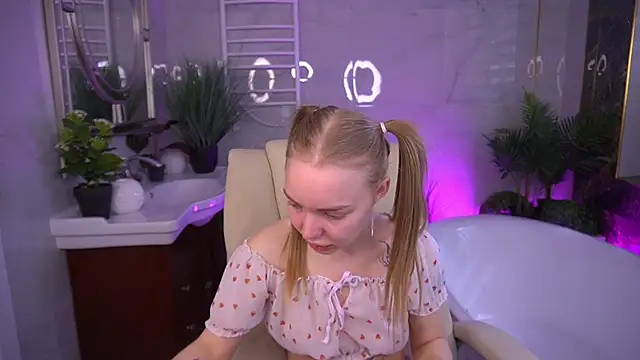 EmilySunshineS online show from May 31, 2026, 6:53 am