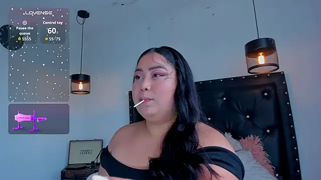 victoriajk online show from April 15, 2026, 8:09 pm