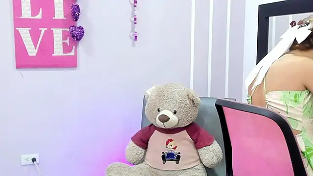 Andy Gamboa online show from February 24, 2025, 11:43 am