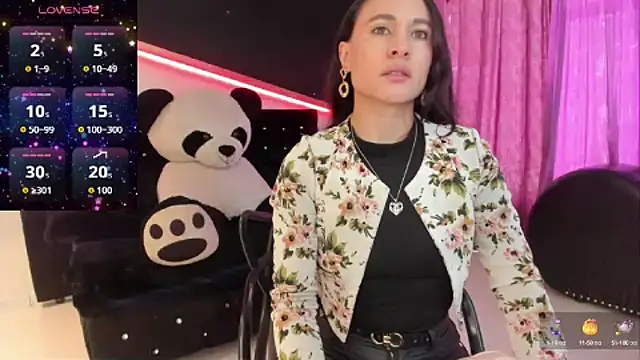 Coral Gibson online show from October 9, 2025, 12:25 pm