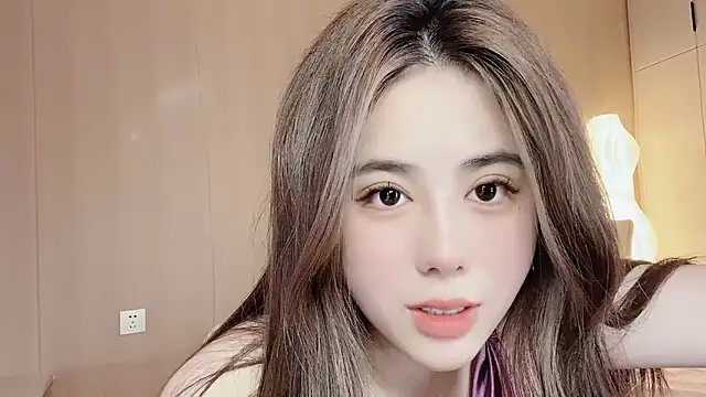 jiaozi-kiss online show from February 3, 2025, 5:29 am