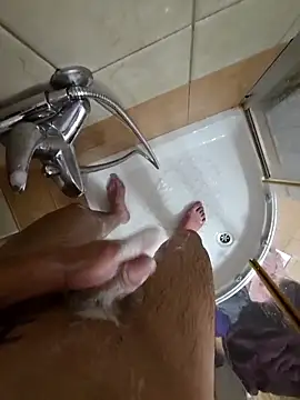 Snapshot of Alexxxmaster1312 chatting on December 17, 2025, 6:25 pm Alexxxmaster1312 online show from December 17, 2025, 6:25 pm