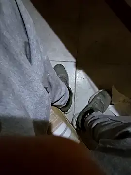 Snapshot of Alexxxmaster1312 chatting on December 20, 2025, 11:34 pm Alexxxmaster1312 online show from December 20, 2025, 11:34 pm