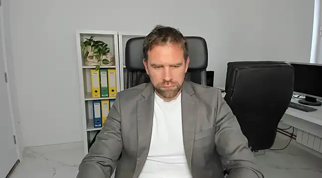 John-E-Dough online show from December 6, 2024, 8:59 am