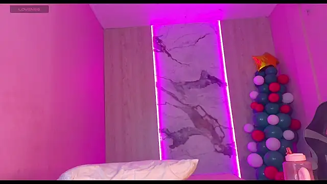 Charlotte Love10 online show from December 14, 2025, 5:24 am