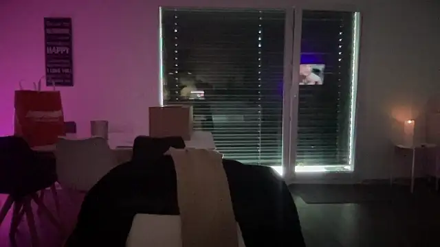 WilloGirl online show from March 16, 2025, 9:05 am