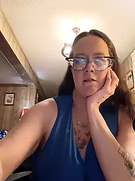 TheGoldenLotus online show from April 13, 2026, 3:34 am