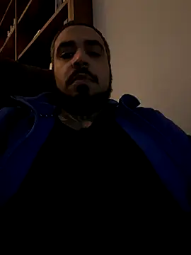 Dikkiduohottt online show from December 3, 2025, 7:23 pm