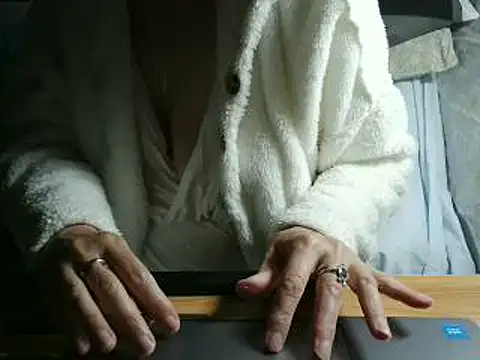 Snapshot of VeneRed chatting on May 18, 2026, 7:52 pm VeneRed online show from May 18, 2026, 7:52 pm