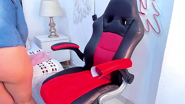 MalorySweet online show from December 28, 2024, 12:35 pm