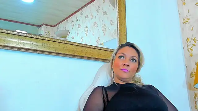 MalorySweet online show from September 18, 2025, 11:56 am