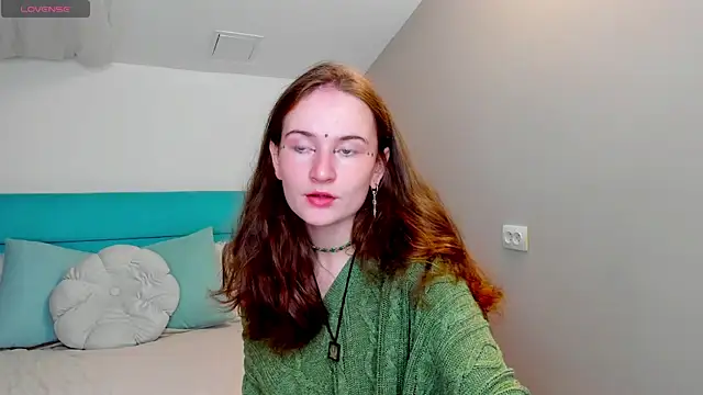 L1ittle kitty  online show from September 11, 2025, 5:29 am