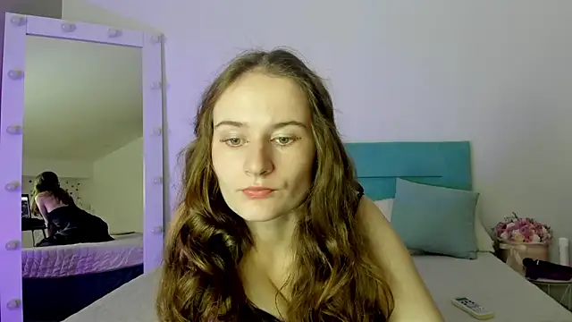 L1ittle kitty  online show from October 15, 2025, 5:29 am