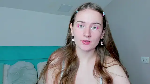 L1ittle kitty  online show from November 25, 2025, 6:46 am