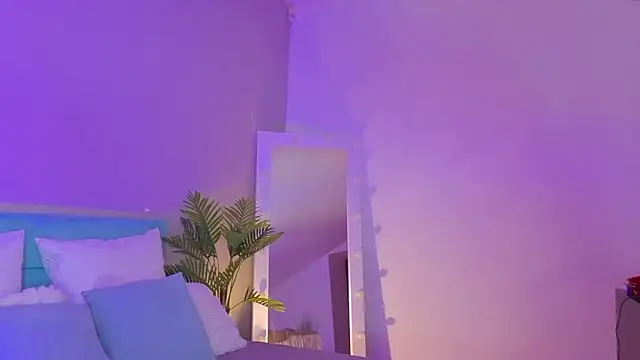 Snapshot of L1ittle_kitty_ chatting on March 4, 2026, 6:30 am L1ittle kitty online show from March 4, 2026, 6:30 am