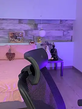 Alisha-Bond online show from December 24, 2024, 12:11 am