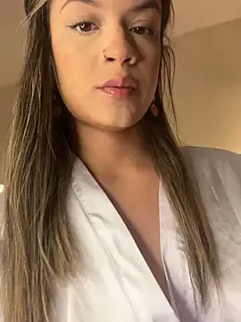 Alisha-Bond online show from March 20, 2025, 11:02 pm