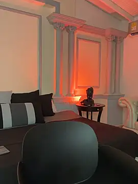 Alisha-Bond online show from May 26, 2026, 11:23 pm