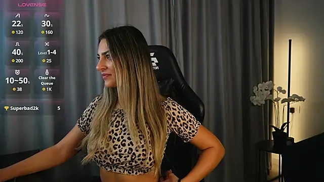 izzy belle online show from February 1, 2025, 10:05 am