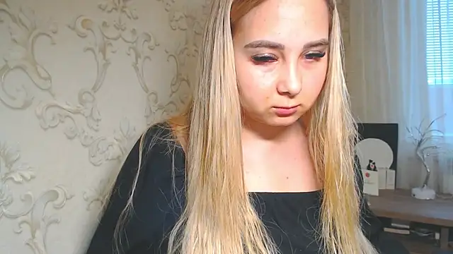 Snapshot of DolphinDreams chatting on April 10, 2026, 7:24 am DolphinDreams online show from April 10, 2026, 7:24 am