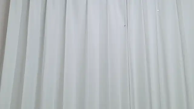 Snapshot of yuki_room chatting on November 13, 2025, 1:21 pm yuki room online show from November 13, 2025, 1:21 pm